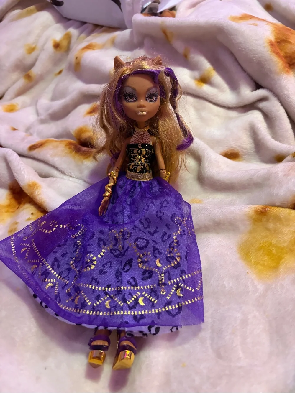 monster high Purple and Gold Fashion Doll